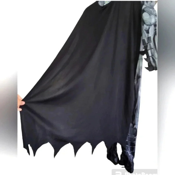 Childs BATMAN costume W/cape and mask Size Large - Picture 2 of 12